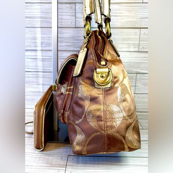 012-Coach:F15690 Hampton Gold and Brown Satchel and Wallet Signature C Set - Picture 5 of 15